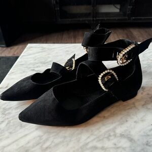 Elegant Black Women's Shoes with Pearl Accents